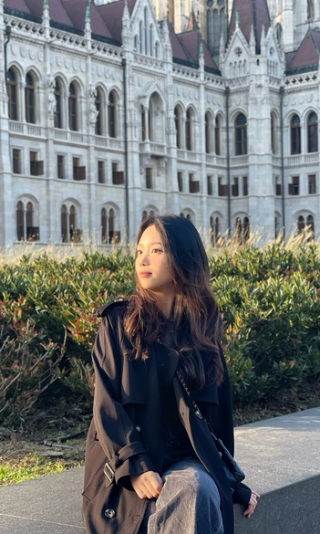 Winter wonders & Exam hustle: Experiencing December as an ELTE International Student