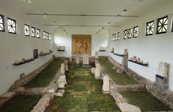 Reconsidered Altars at the Customs Station