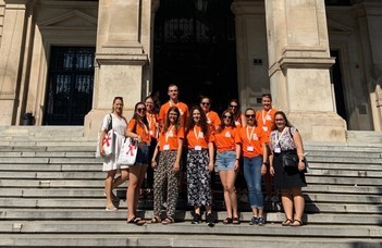 Students from the ELTE Institute of Germanic Studies helped at the IDT international conference