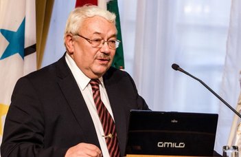 Érdemrenddel tüntették ki Kiss Ádámot
