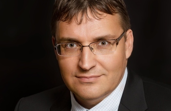 Interjú Scheuer Gyula kancellárral