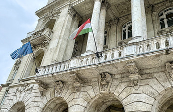 Jog, politika és gazdaság egy képzésben