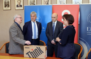 Nagy értékű számítógépes eszközpark kerül az ELTE okoslaborjába