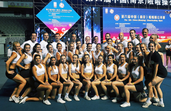 Ezüstérmes cheerleaderek