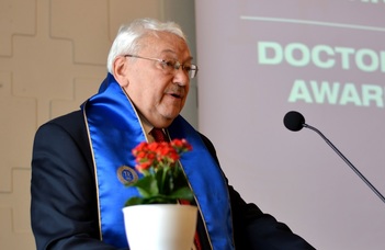 Kiss Ádám a Testnevelési Egyetem díszdoktora